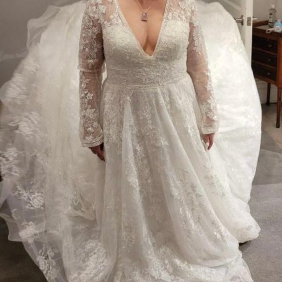 Oleg Cassini Dresses & Skirts - New, never worn Wedding Dress